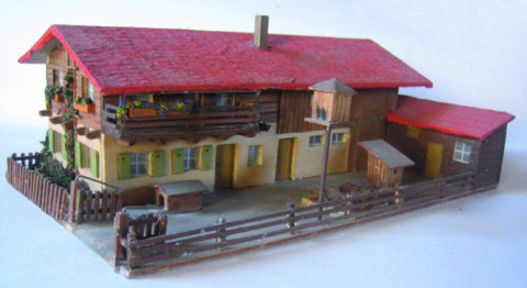 Alte Holzhaus-Modell mit Garten und Zaun, Heimatmuseum Möhringen.